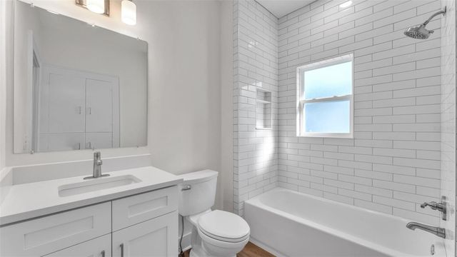 208 E POINSETTIA STREET, Lakeland, FL 33803