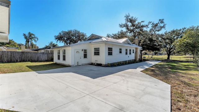 208 E POINSETTIA STREET, Lakeland, FL 33803