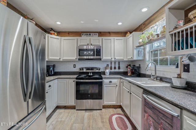 124 Mac Ivey Lane, Lafollette, TN 37766