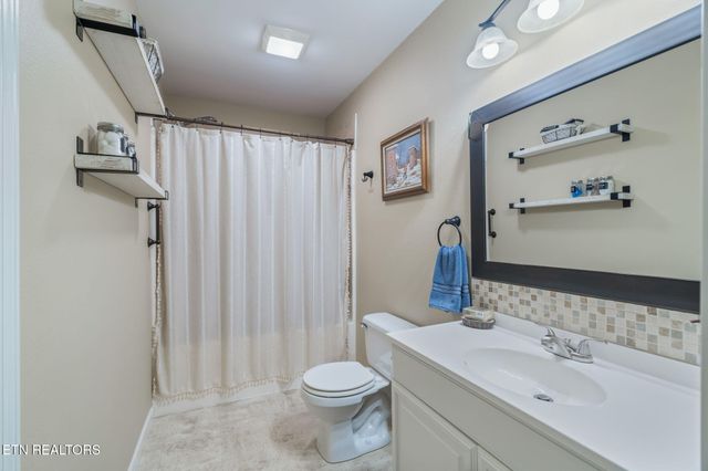 124 Mac Ivey Lane, Lafollette, TN 37766