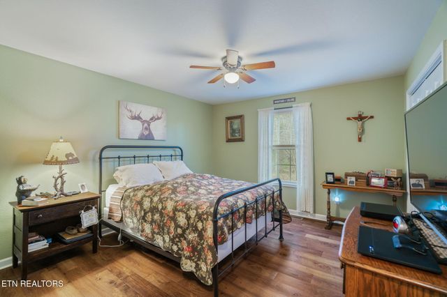 124 Mac Ivey Lane, Lafollette, TN 37766