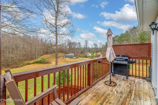 124 Mac Ivey Lane, Lafollette, TN 37766