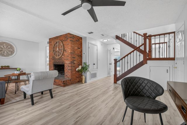 16 NW Cinderella Lane, Fort Walton Beach, FL 32547