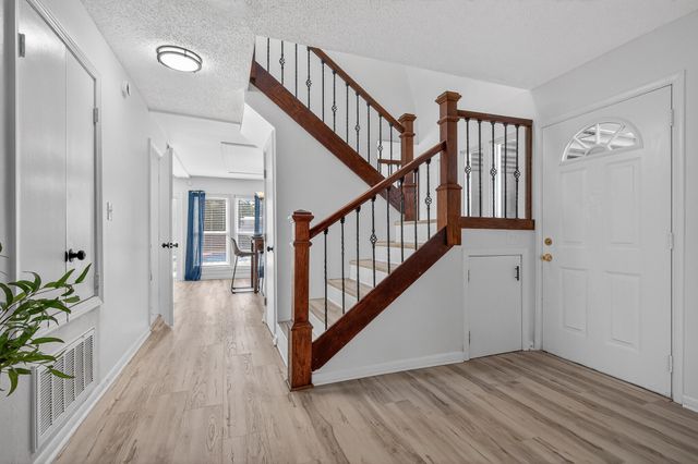 16 NW Cinderella Lane, Fort Walton Beach, FL 32547