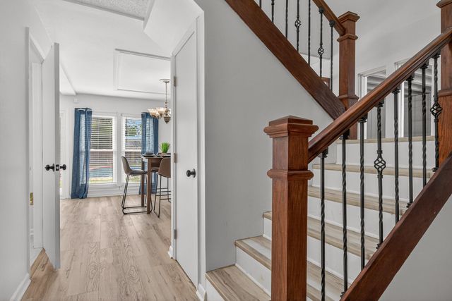 16 NW Cinderella Lane, Fort Walton Beach, FL 32547