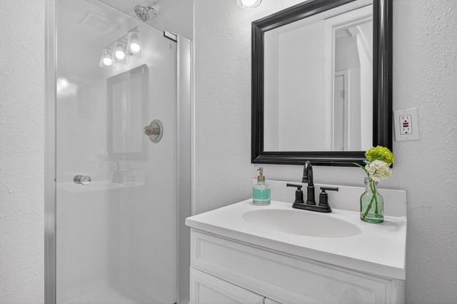 16 NW Cinderella Lane, Fort Walton Beach, FL 32547