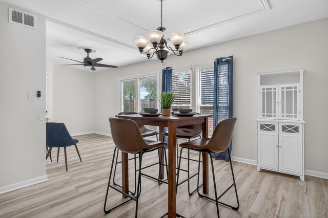 16 NW Cinderella Lane, Fort Walton Beach, FL 32547