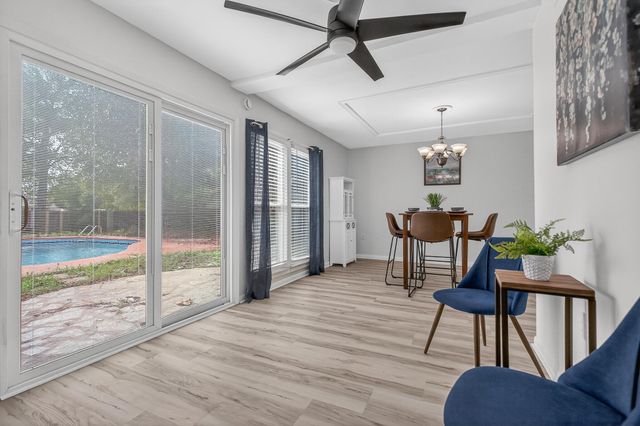 16 NW Cinderella Lane, Fort Walton Beach, FL 32547