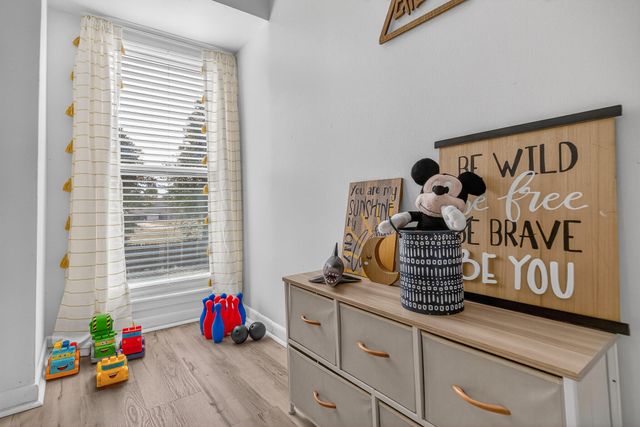 16 NW Cinderella Lane, Fort Walton Beach, FL 32547