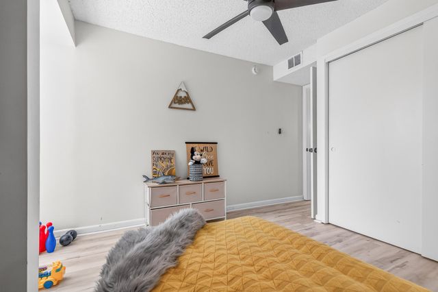 16 NW Cinderella Lane, Fort Walton Beach, FL 32547