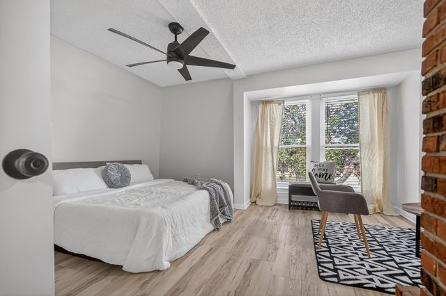 16 NW Cinderella Lane, Fort Walton Beach, FL 32547