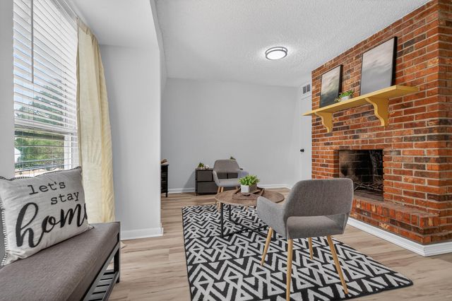 16 NW Cinderella Lane, Fort Walton Beach, FL 32547