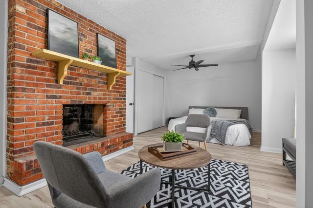 16 NW Cinderella Lane, Fort Walton Beach, FL 32547