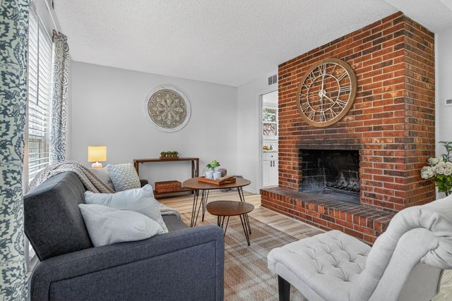 16 NW Cinderella Lane, Fort Walton Beach, FL 32547