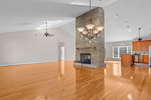 7900 Clara Chase Drive, Ooltewah, TN 37363