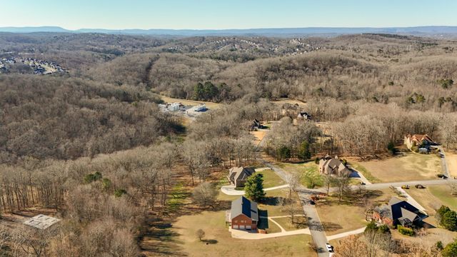 7900 Clara Chase Drive, Ooltewah, TN 37363