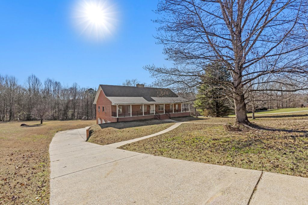 7900 Clara Chase Drive, Ooltewah, TN 37363