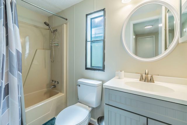 203 Harbor View Court, Granbury, TX 76048