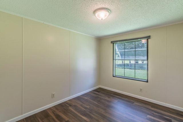 203 Harbor View Court, Granbury, TX 76048