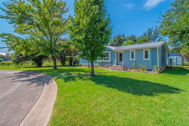 203 Harbor View Court, Granbury, TX 76048