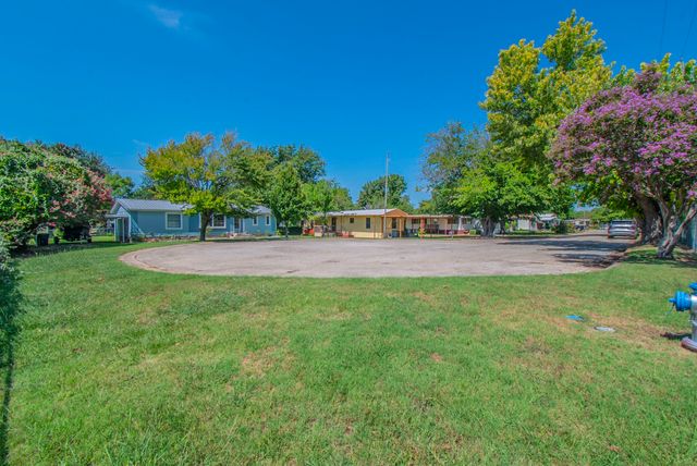 203 Harbor View Court, Granbury, TX 76048