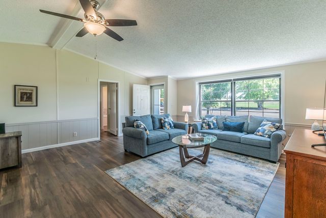 203 Harbor View Court, Granbury, TX 76048