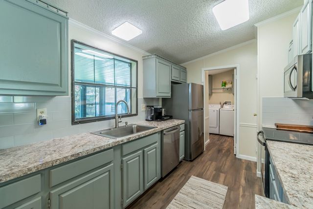 203 Harbor View Court, Granbury, TX 76048