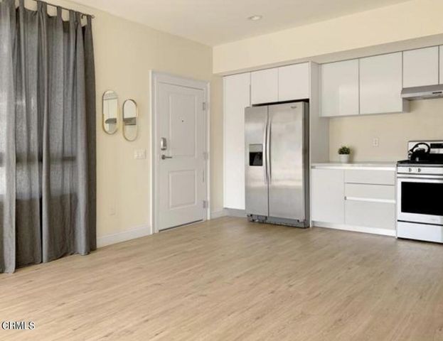 60 S Vinedo Avenue 201, Pasadena, CA 91107
