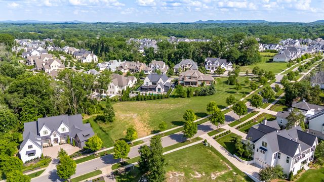 8568 Heirloom Blvd, College Grove, TN 37046