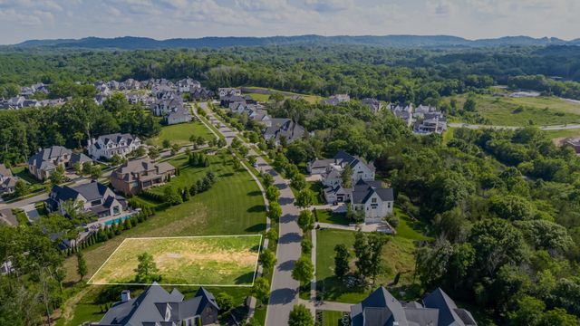 8568 Heirloom Blvd, College Grove, TN 37046