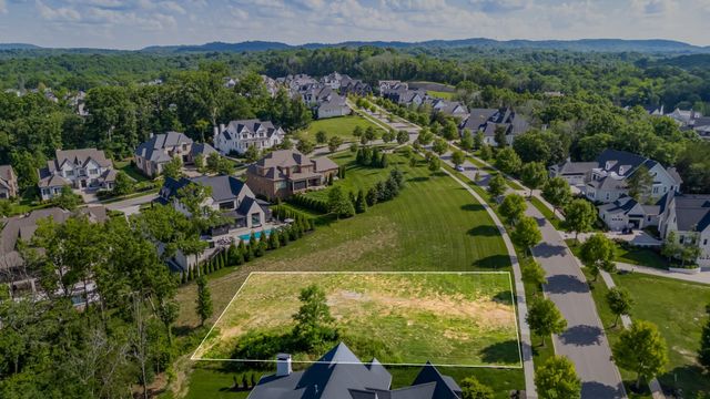 8568 Heirloom Blvd, College Grove, TN 37046
