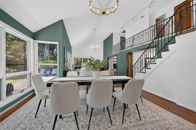 4 Waring Drive, Manhasset, NY 11030