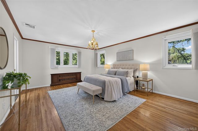 4 Waring Drive, Manhasset, NY 11030