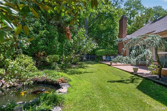 4 Waring Drive, Manhasset, NY 11030