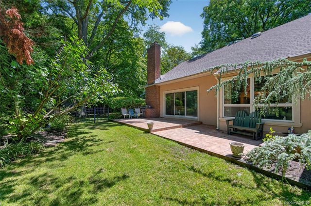 4 Waring Drive, Manhasset, NY 11030