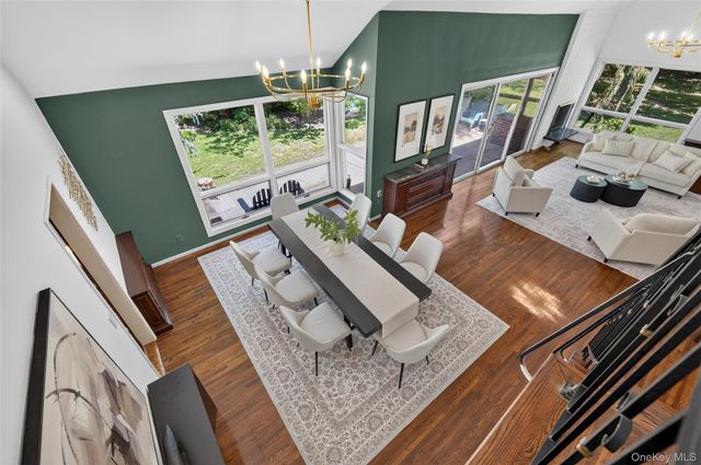 4 Waring Drive, Manhasset, NY 11030