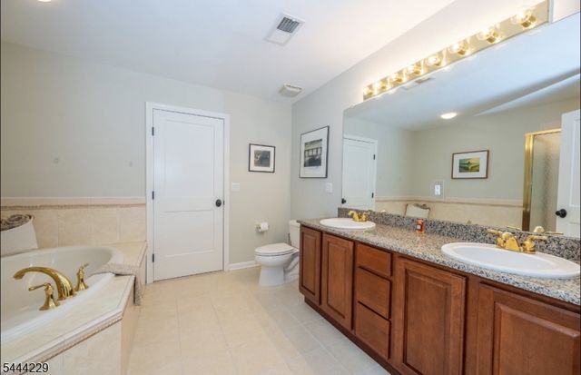 26 Turnberry Ln, Hardyston Twp., NJ 07419