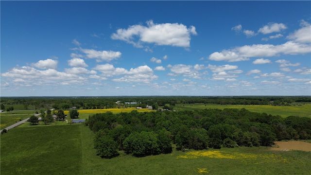 Ruby Hall Road, Gentry, AR 72734