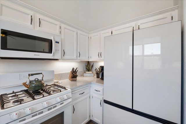 173 Cornstone Way, Manteca, CA 95336