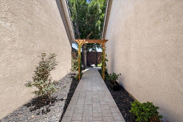 173 Cornstone Way, Manteca, CA 95336