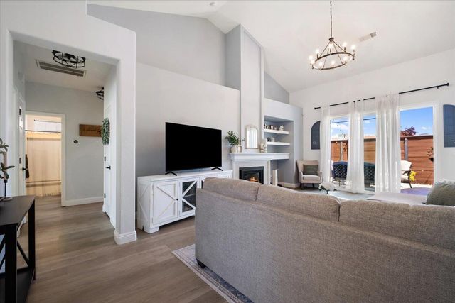 173 Cornstone Way, Manteca, CA 95336