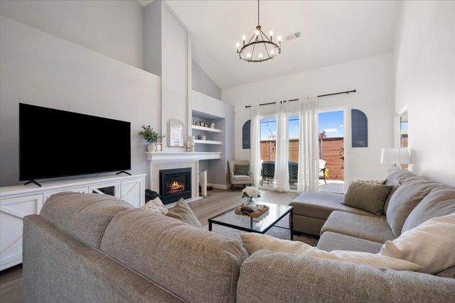 173 Cornstone Way, Manteca, CA 95336