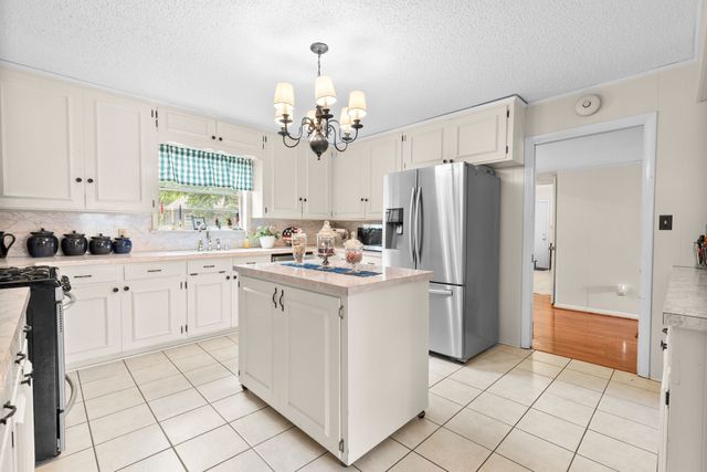 2810 Tanglewood Drive, Commerce, TX 75428