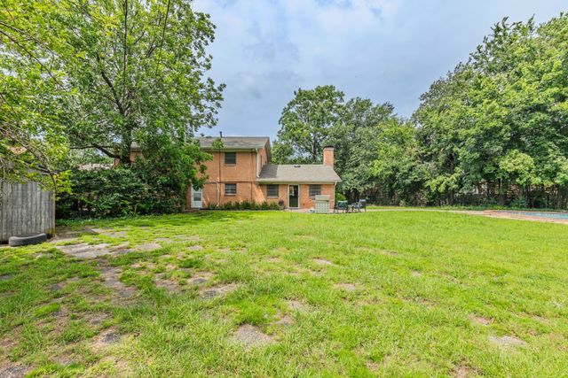 2810 Tanglewood Drive, Commerce, TX 75428