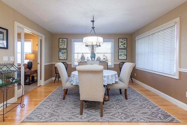 1716 Stone Gate Circle, Davenport, IA 52807