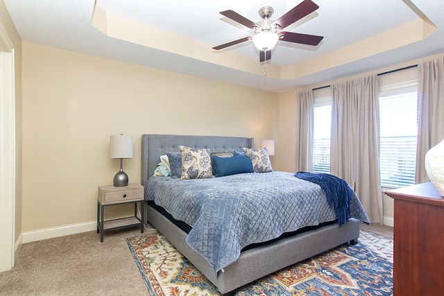 1716 Stone Gate Circle, Davenport, IA 52807