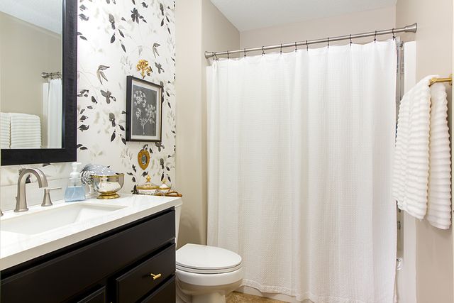 1716 Stone Gate Circle, Davenport, IA 52807