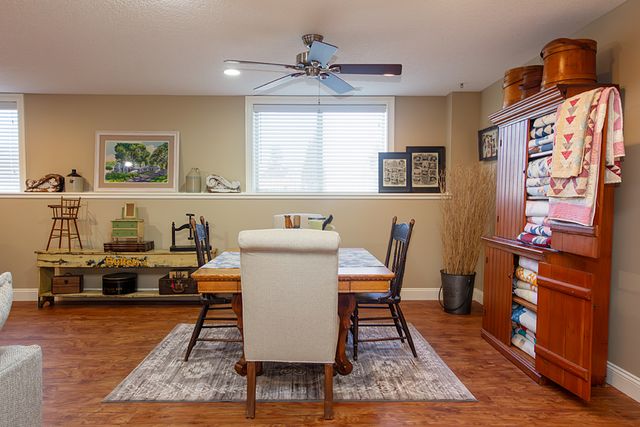 1716 Stone Gate Circle, Davenport, IA 52807