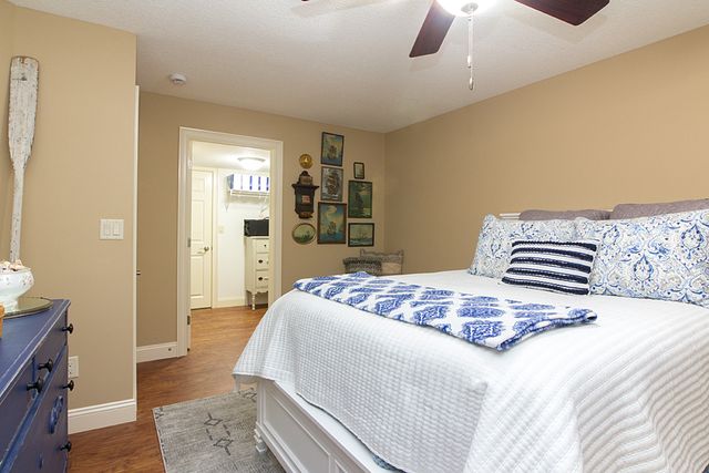 1716 Stone Gate Circle, Davenport, IA 52807