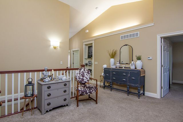 1716 Stone Gate Circle, Davenport, IA 52807